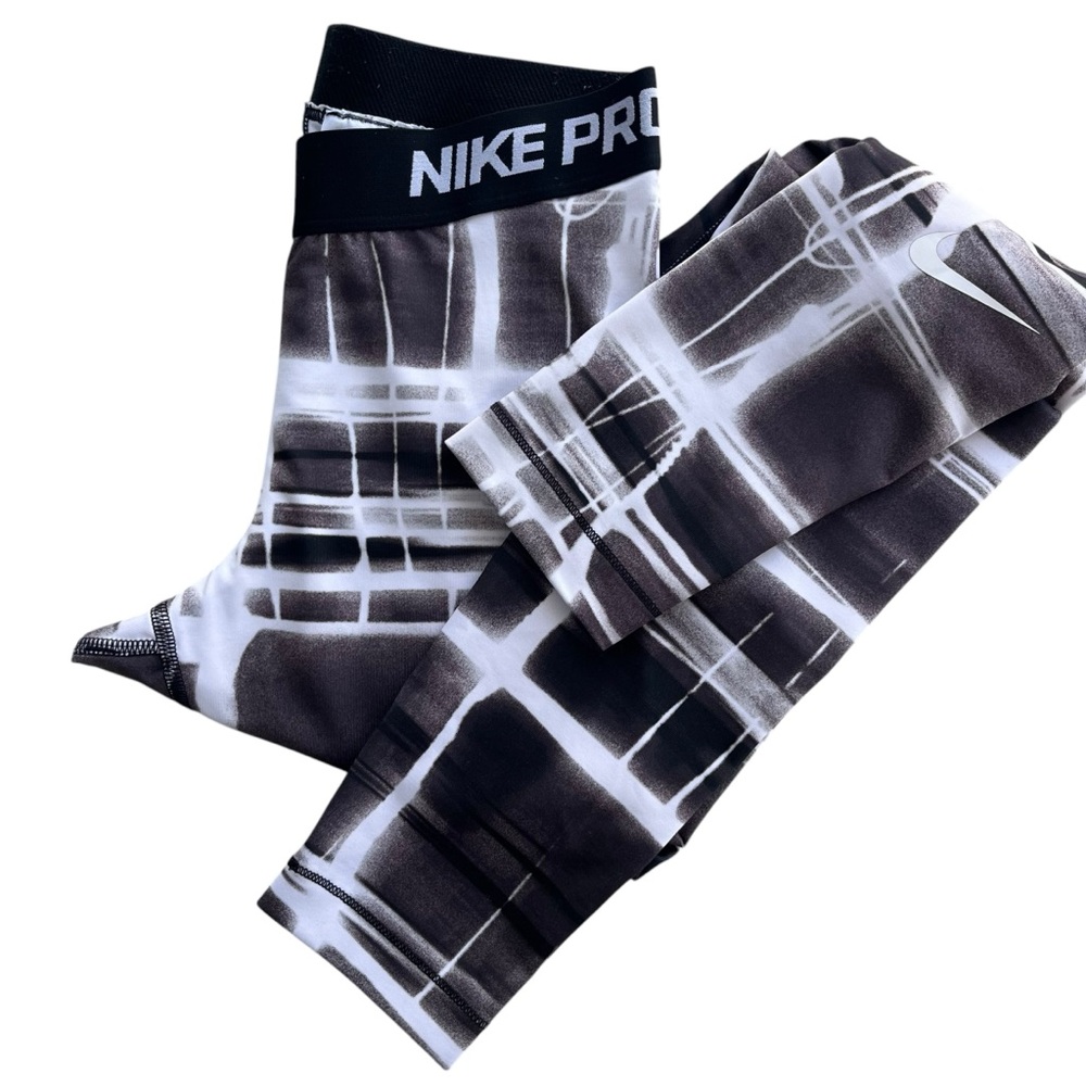 Nike Pro Women’s Small Black White Geometric Print Performance Athletic Leggings